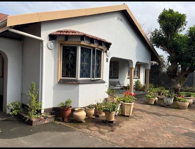 8 BEDROOM HOUSE FOR SALE IN MEREBANK